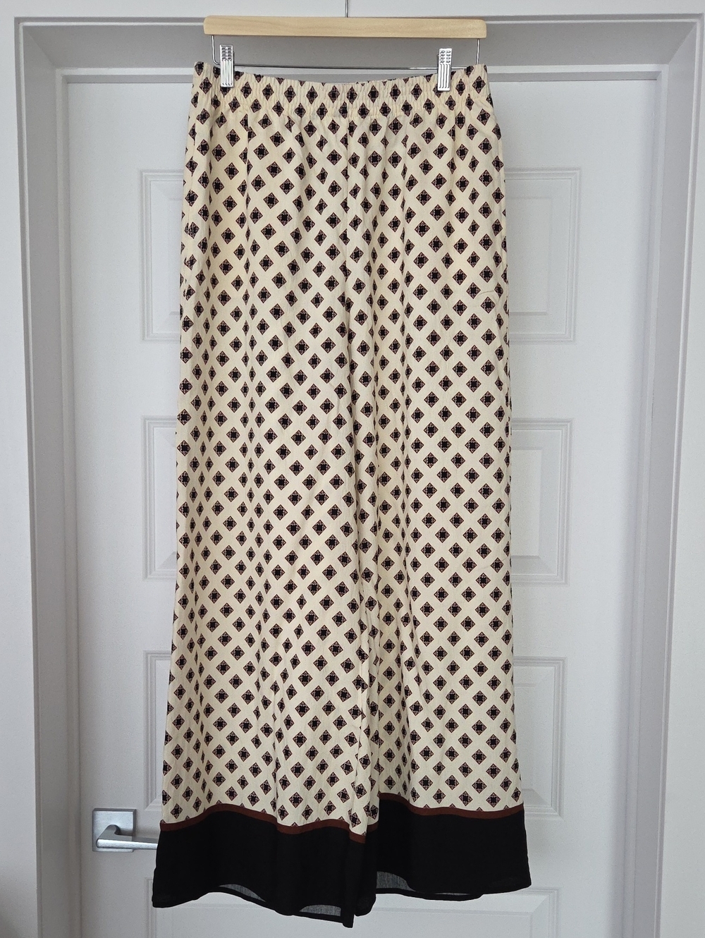 NWOT H&M Cream, Black and Brown Printed Pull-on Wide Leg Pants, Size M